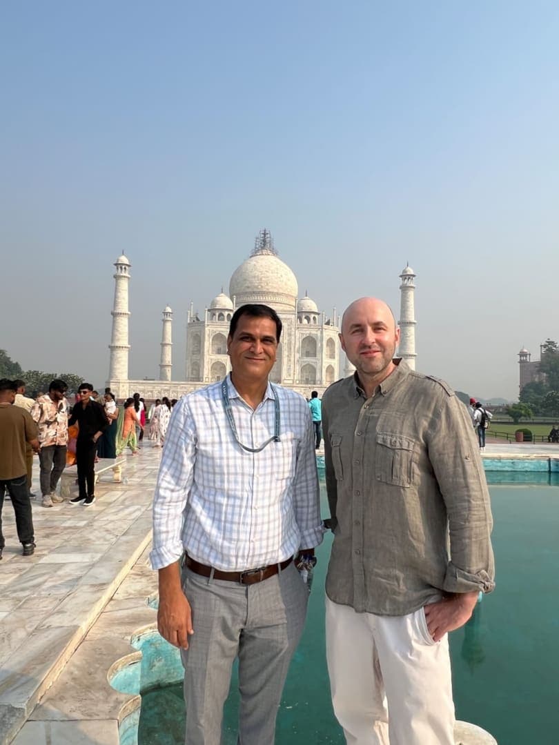 Book Official Tour Guide for Taj Mahal in Agra - Discover the best tours in Agra with licensed local guides. Taj Mahal sunrise tours, heritage walks, food tours & day trips.