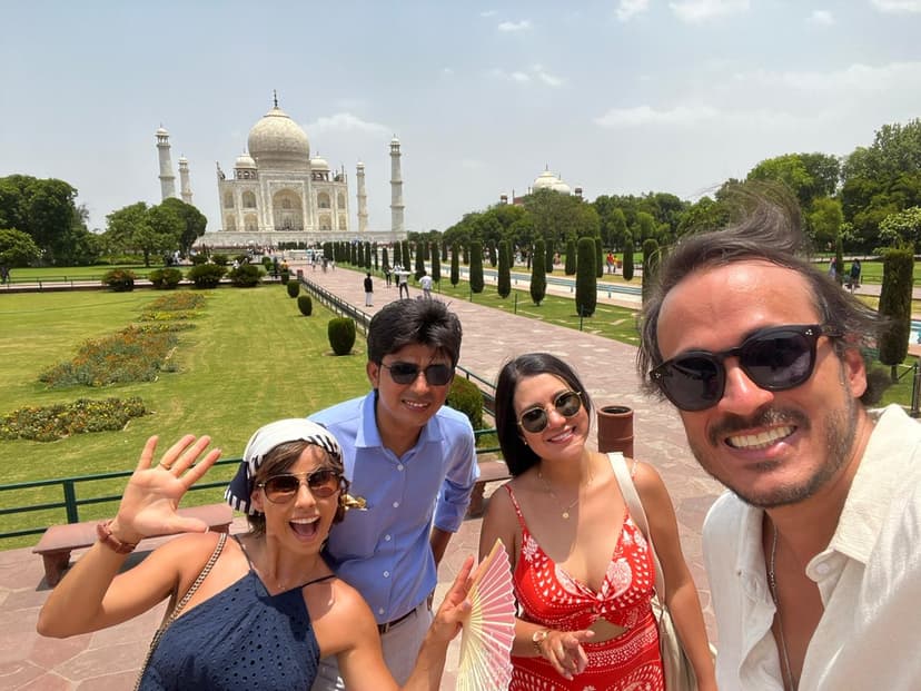 Taj Mahal Photography Tour - with Professional Guide in Agra - Discover the best tours in Agra with licensed local guides. Taj Mahal sunrise tours, heritage walks, food tours & day trips.