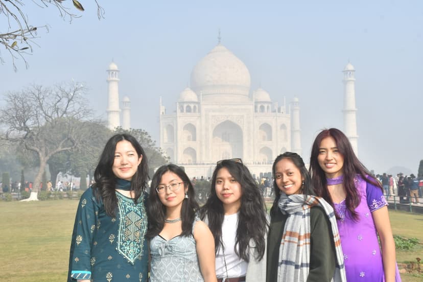 From Delhi: Sunrise Taj Mahal and Agra Guided Tour by Car with Options 2