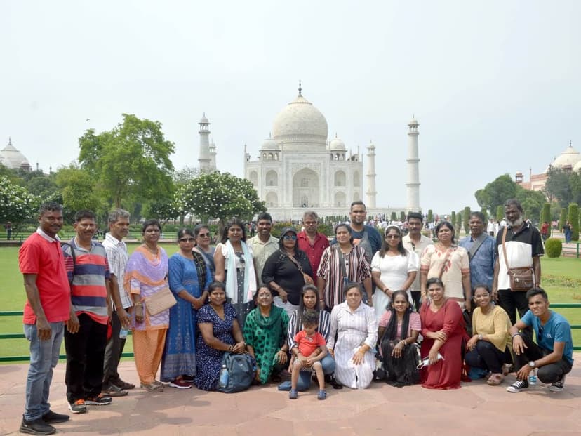 From Delhi : Sunrise Taj Mahal Tour with Guide All Inclusive 2
