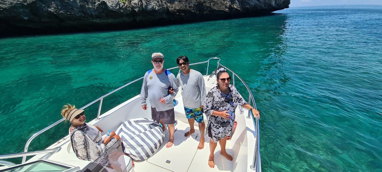 Private Half-Day Phuket Yacht Cruise to Phi Phi Islands & Maya Bay