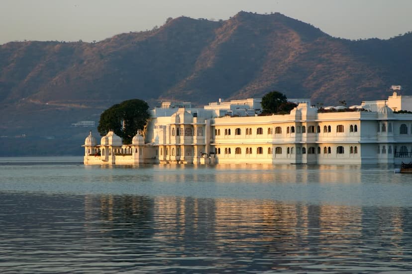 Udaipur 2-Day City Tour with Eklingji and Nagda Temple Excursion 2