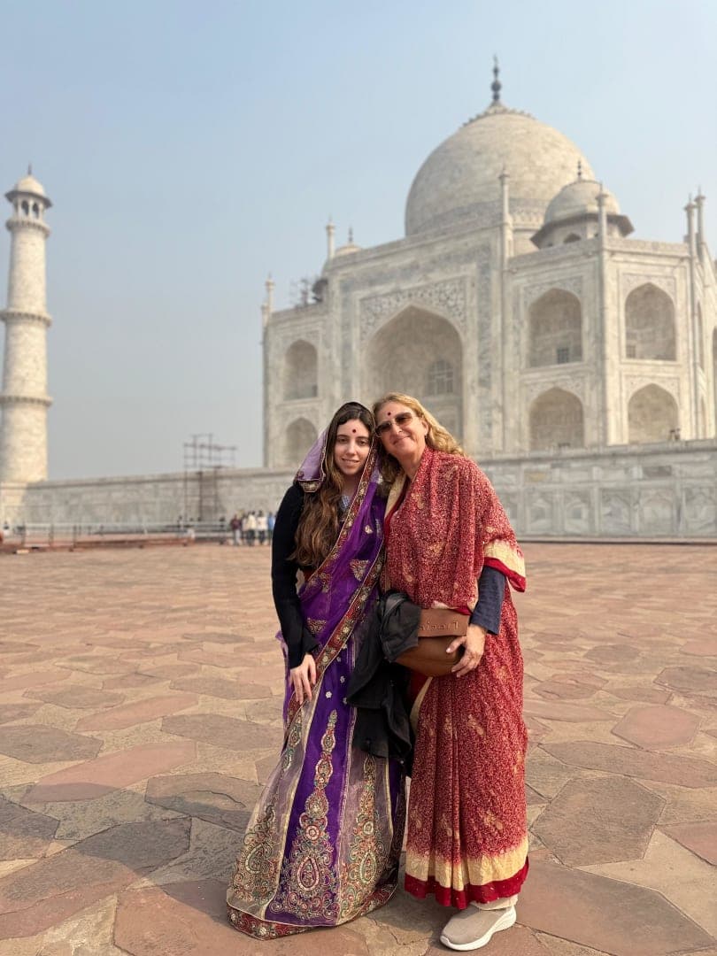 Super Fast Express Train Tour to Taj Mahal Same Day 3