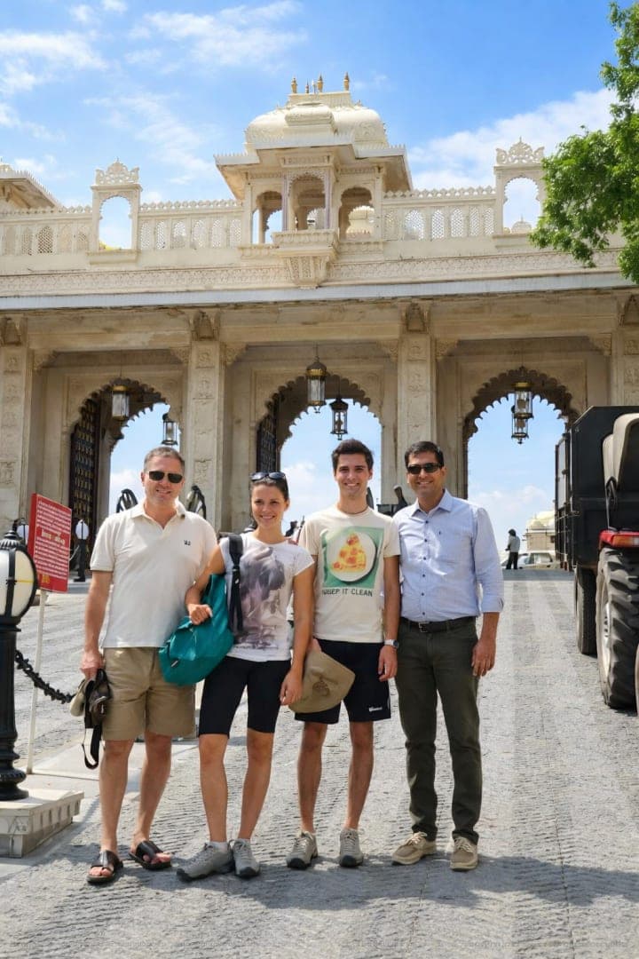 Book Tour Guide for Udaipur City Tour