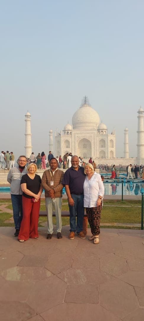 Explore Agra with a Certified Tour Guide