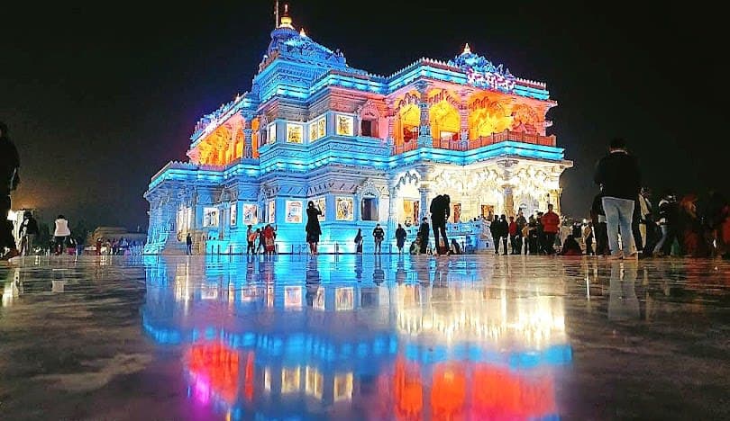 Book Official Tour Guide for Mathura & Vridavan 3