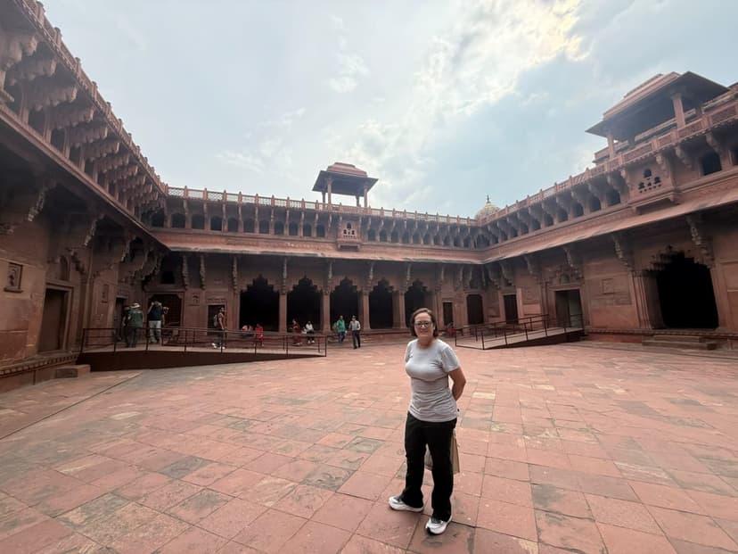 Taj Mahal and Agra Fort Tour from Bangalore by Flight 2