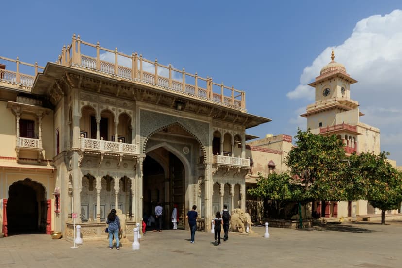 From Mumbai: 3-Day Luxury Taj Mahal & Pink City Jaipur Tour by Air 3