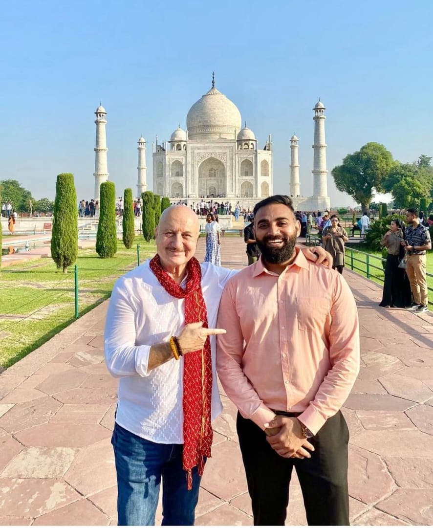 Same Day Taj Mahal & Fatehpur Sikri Tour from Delhi by Private Car