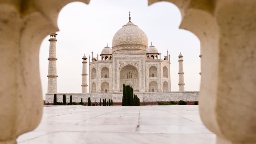 Taj Mahal Sunrise/Day tour by Car from Delhi 3