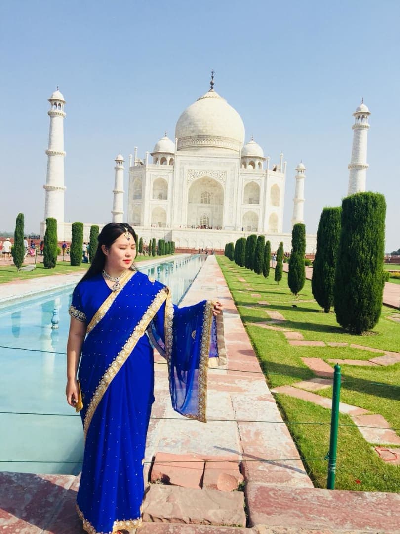 Agra: Taj Mahal Sunrise Photoshoot Tour Experience with Professional Photographer