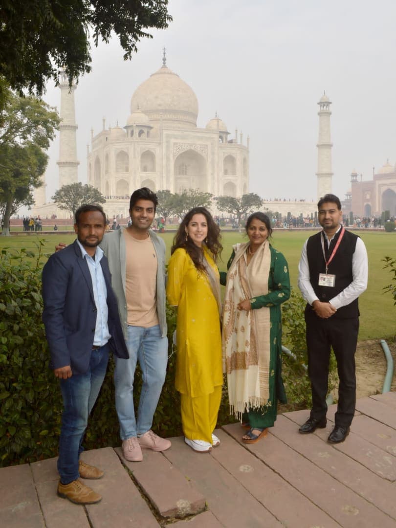 From Delhi: Same Day Taj Mahal & Agra Tour by Private Car with Approved guide — guided tour in Agra