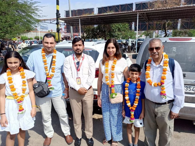 From Delhi: Same Day Taj Mahal & Agra Tour by Private Car with Approved guide 2