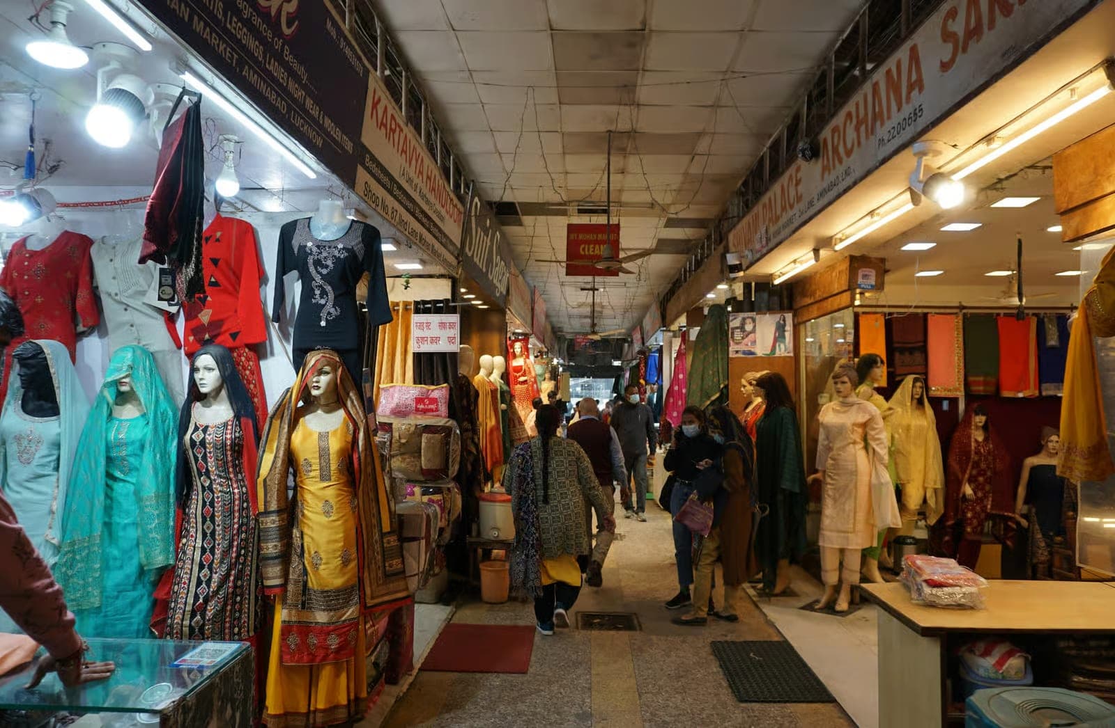 Delhi: Guided Shopping Tour Experience with Female/Male Expert