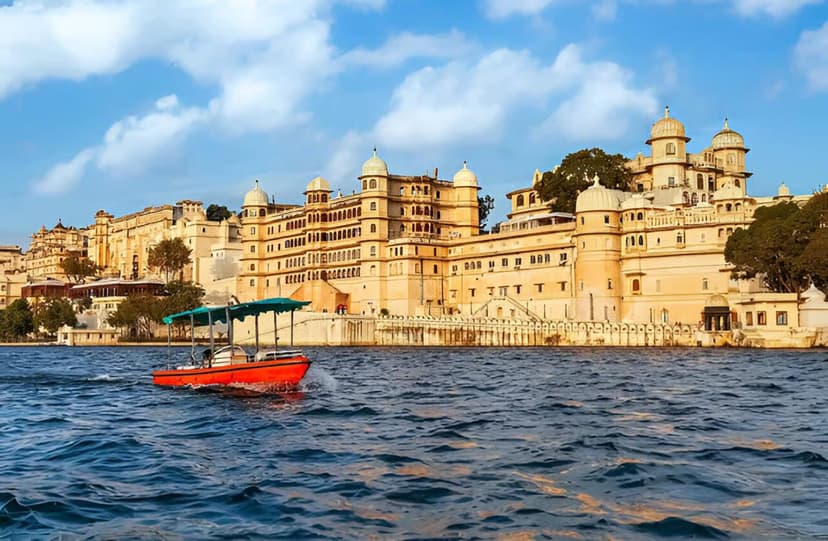 Udaipur: Private Full-Day or Half-Day Sightseeing Tour with a Approved Guide in Udaipur - Discover the best tours in Udaipur with licensed local guides. City Palace tours, Lake Pichola boat rides, heritage walks & authentic Rajasthan experiences.