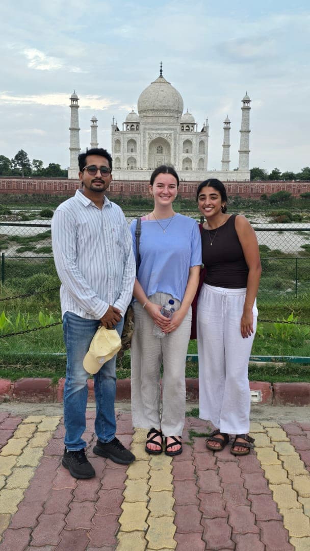 Agra Fort, Baby Taj & Mehtab Bagh Sunset Tour | Friday Special Guided Experience" — guided tour in Agra