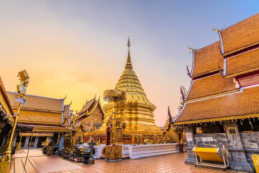Chiang Mai: Doi Suthep & Wat Pha Lat by Local Red Truck — guided tour in Chiang Mai