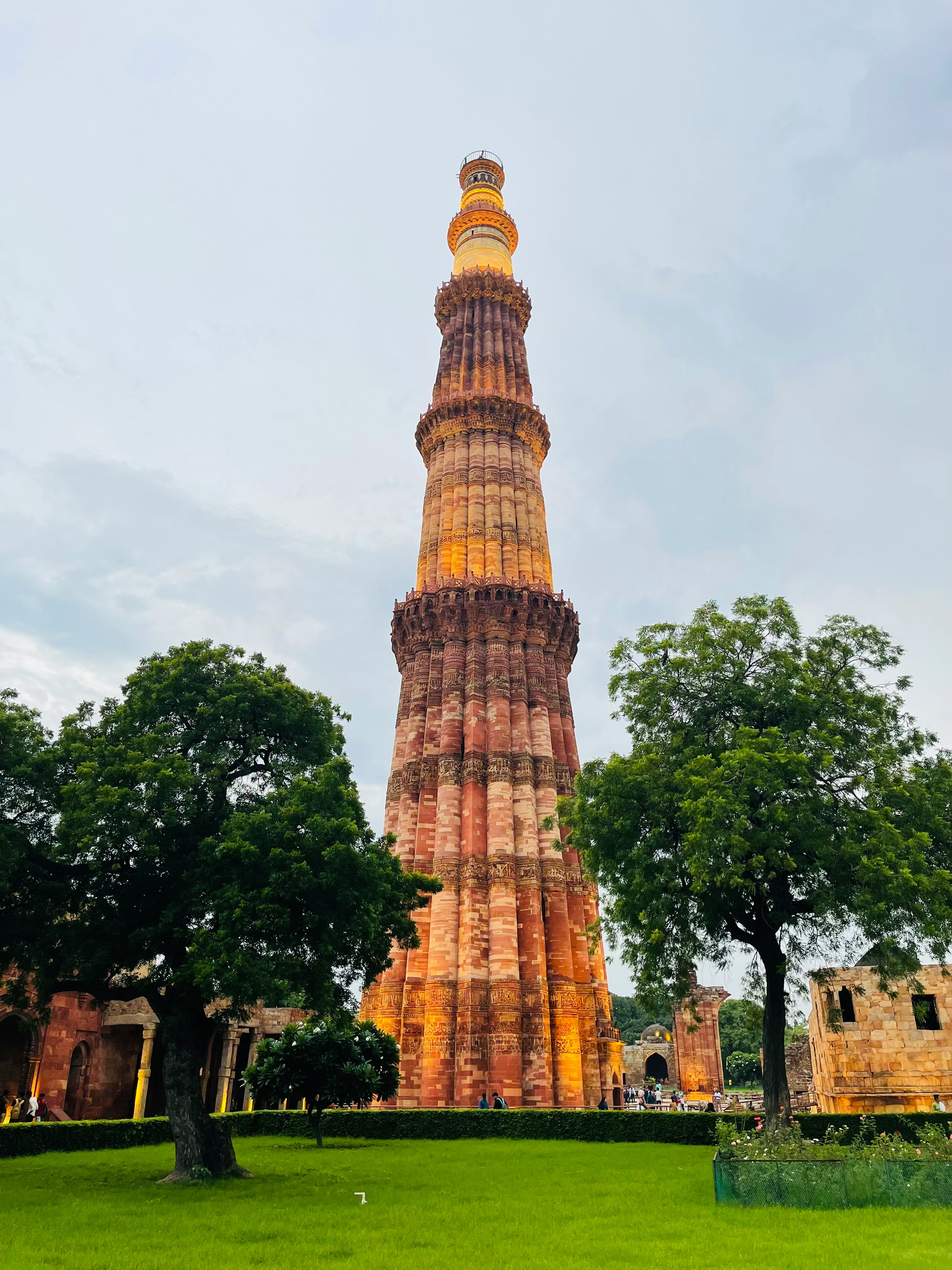 Qutub Minar Delhi — Complete History & Visitor Guide 2026